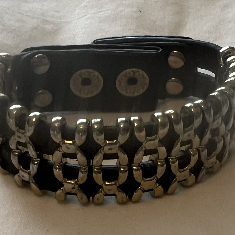 Yik Fung Brown Leather Bracelet with Gold Accents Unisex